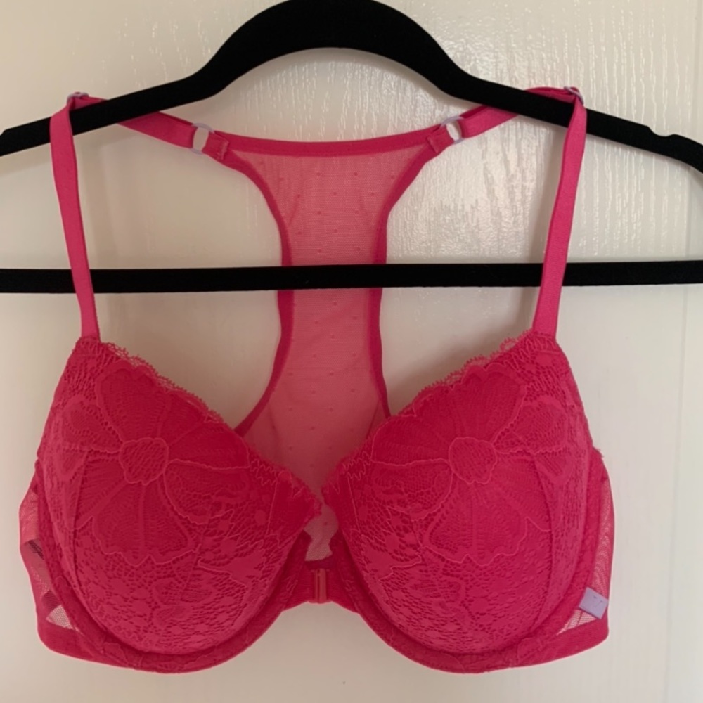 Victoria’s Secret Demi racer back t-shirt bra